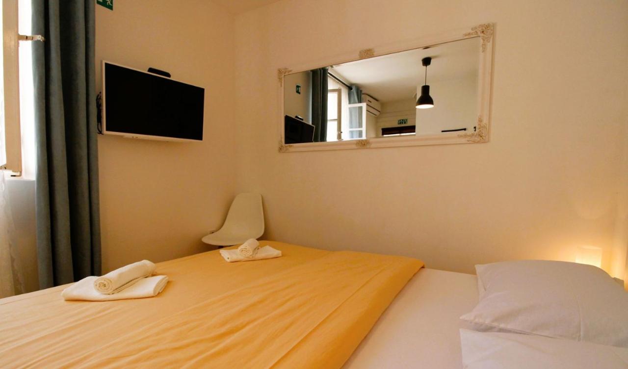 Korzo Rooms & Apartments Vis Exteriör bild